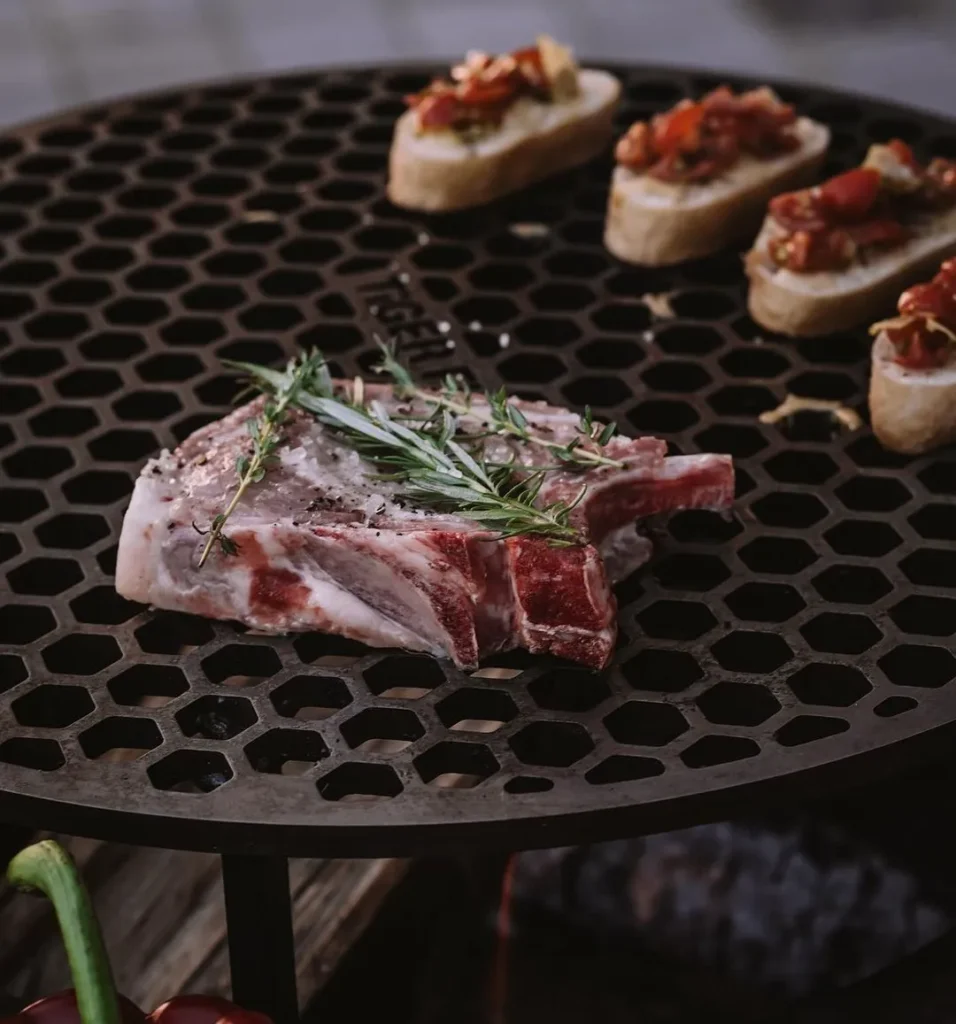 Lekkere steak gemaakt op een plancha bbq in België. Perfect voor barbecueën in België.